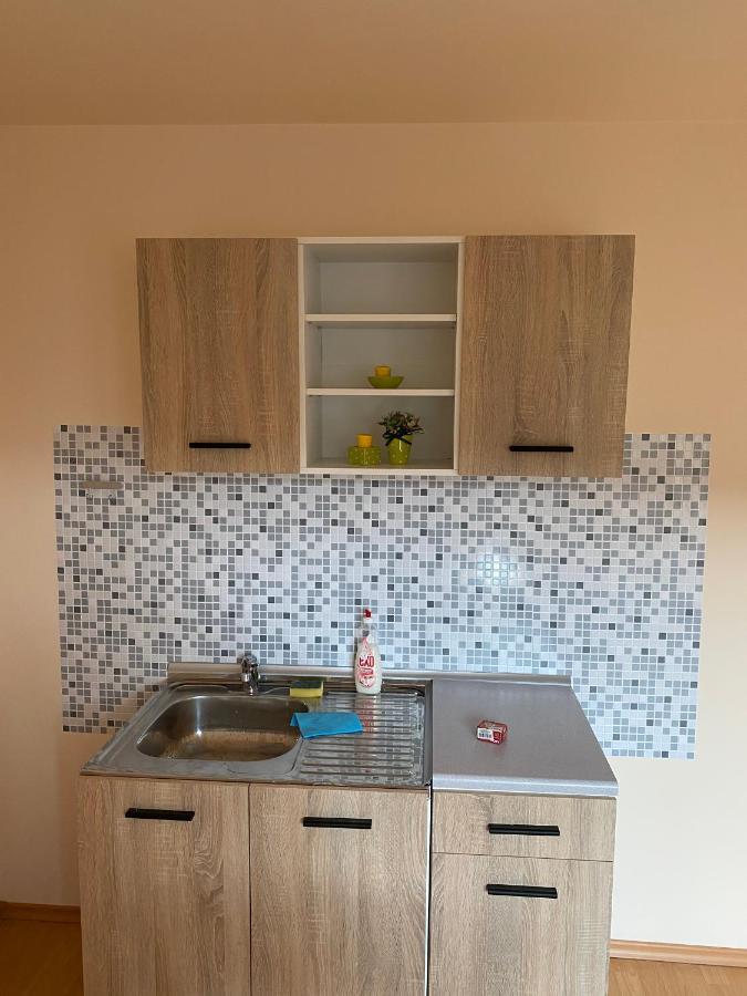 Стаи За Гости Маринови Provadiya Exterior foto